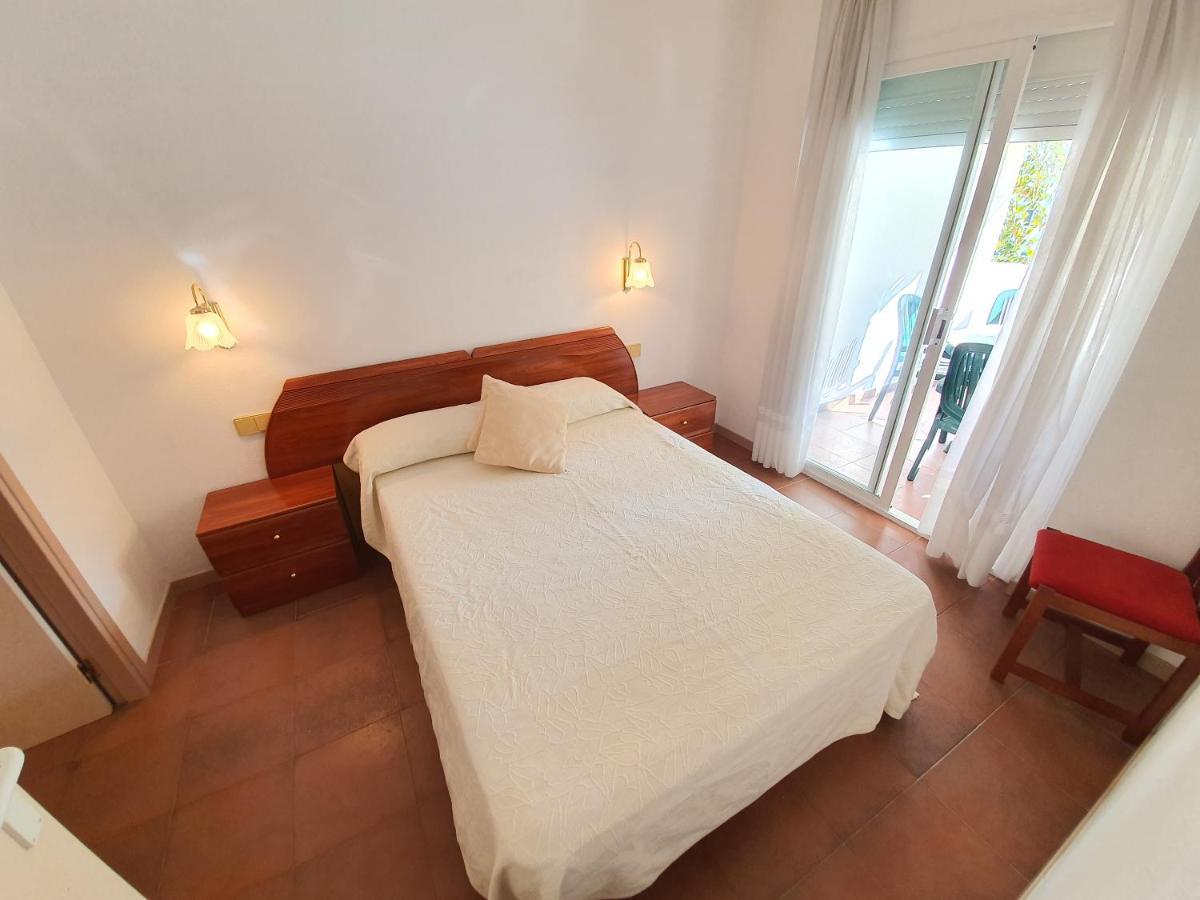 Apartamento Royal Marine Deluxe Roses Exterior photo